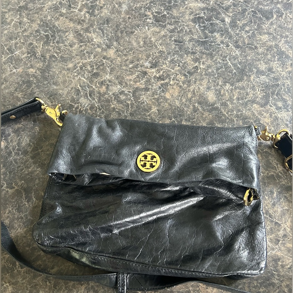 Tory Burch Dena messenger foldover black leather bag - Picture 4 of 14
